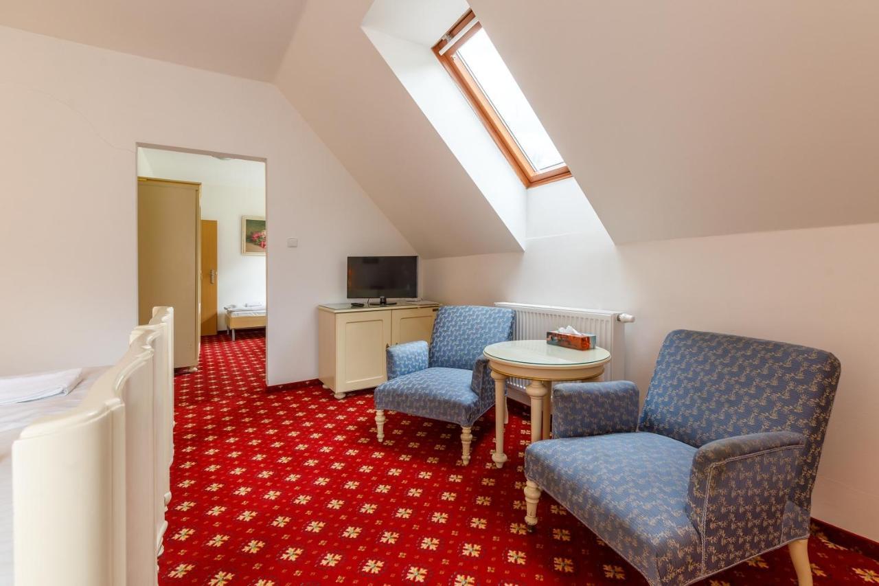Hotel Farma Hory Karlsbad Exterior foto