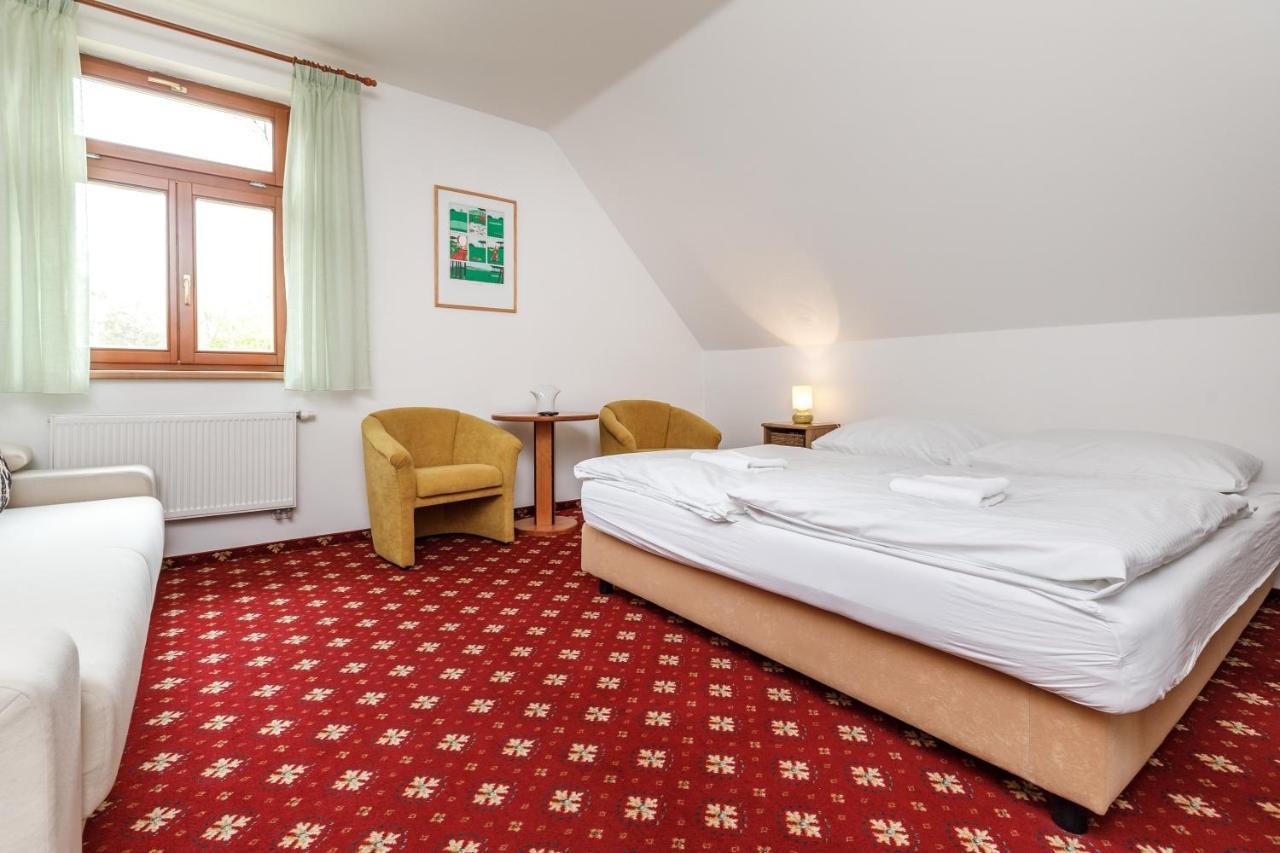 Hotel Farma Hory Karlsbad Exterior foto