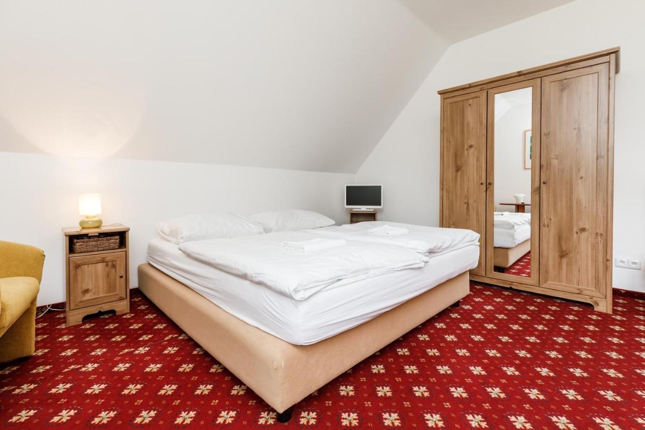 Hotel Farma Hory Karlsbad Exterior foto